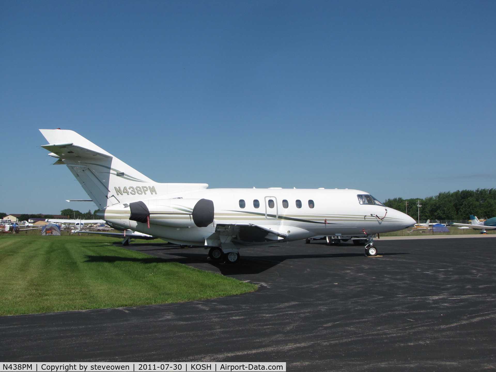 N438PM, 2003 Raytheon Hawker 800XP C/N 258636, parked at the 
