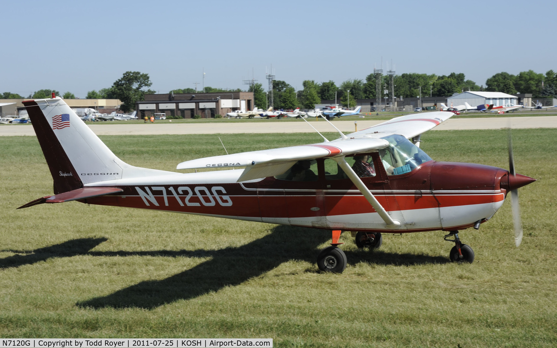 N7120G, 1969 Cessna 172K Skyhawk C/N 17258820, AIRVENTURE 2011