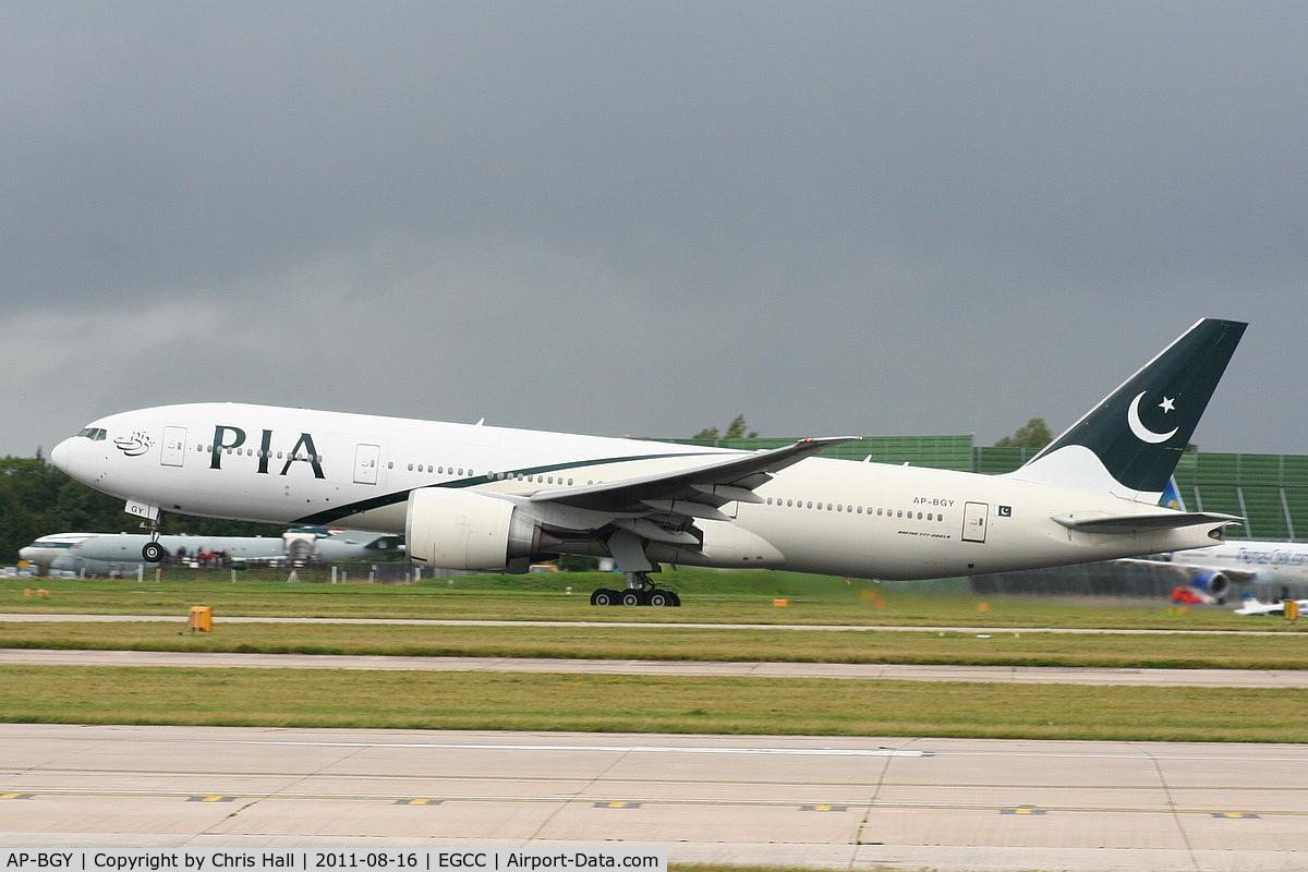 AP-BGY, 2005 Boeing 777-240/LR C/N 33781, PIA Pakistan International Airlines