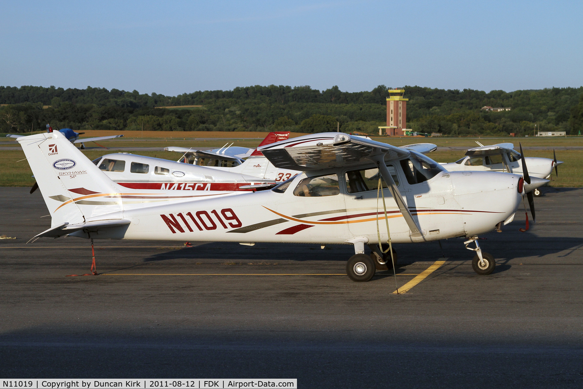 N11019, 2006 Cessna 172S C/N 172S10300, A newer Cessna 172