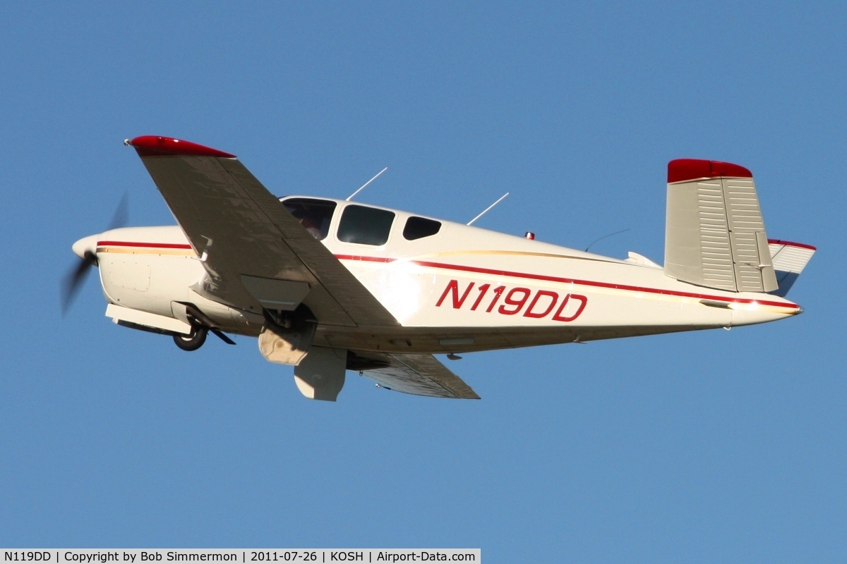 N119DD, 1952 Beech C35 Bonanza C/N D-3380, Departing Airventure 2011.
