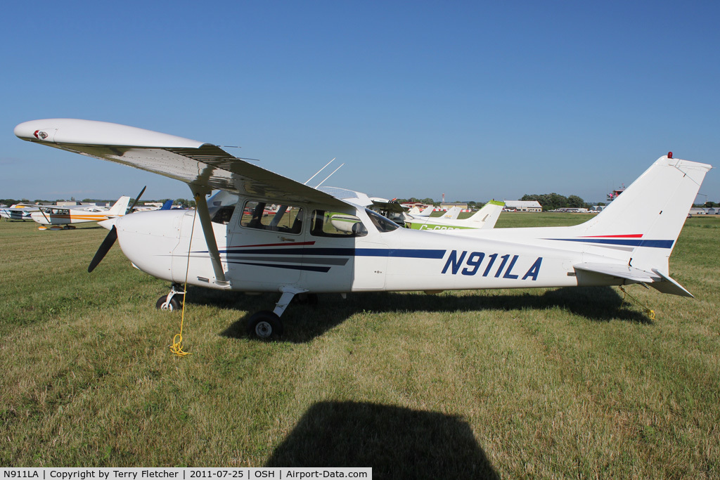 N911LA, 1998 Cessna 172R C/N 17280639, 1998 Cessna 172R, c/n: 17280639 at Fond Du Lac