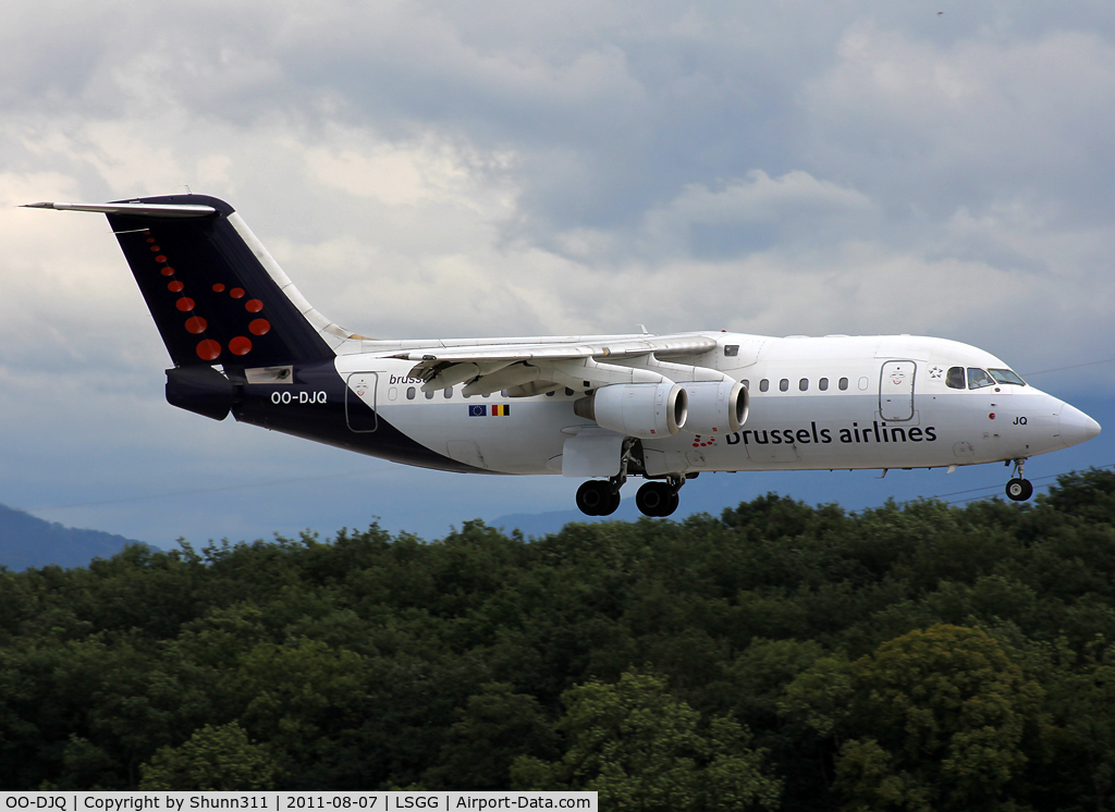 OO-DJQ, 1996 British Aerospace Avro 146-RJ85 C/N E.2289, Landing rwy 23