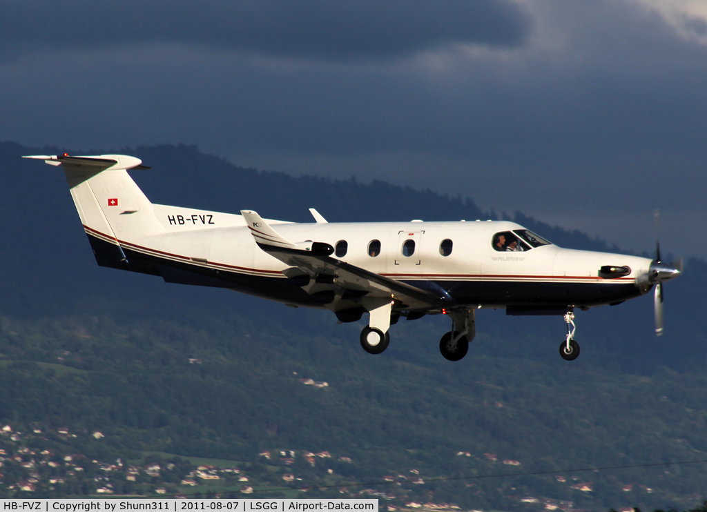 HB-FVZ, 2000 Pilatus PC-12 C/N 343, Landing rwy 23