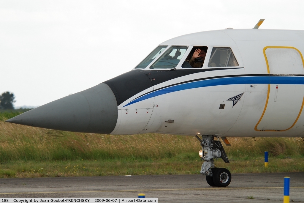 188, Dassault Falcon (Mystere) 20C C/N 188, au roulage Cazaux Air Force Base