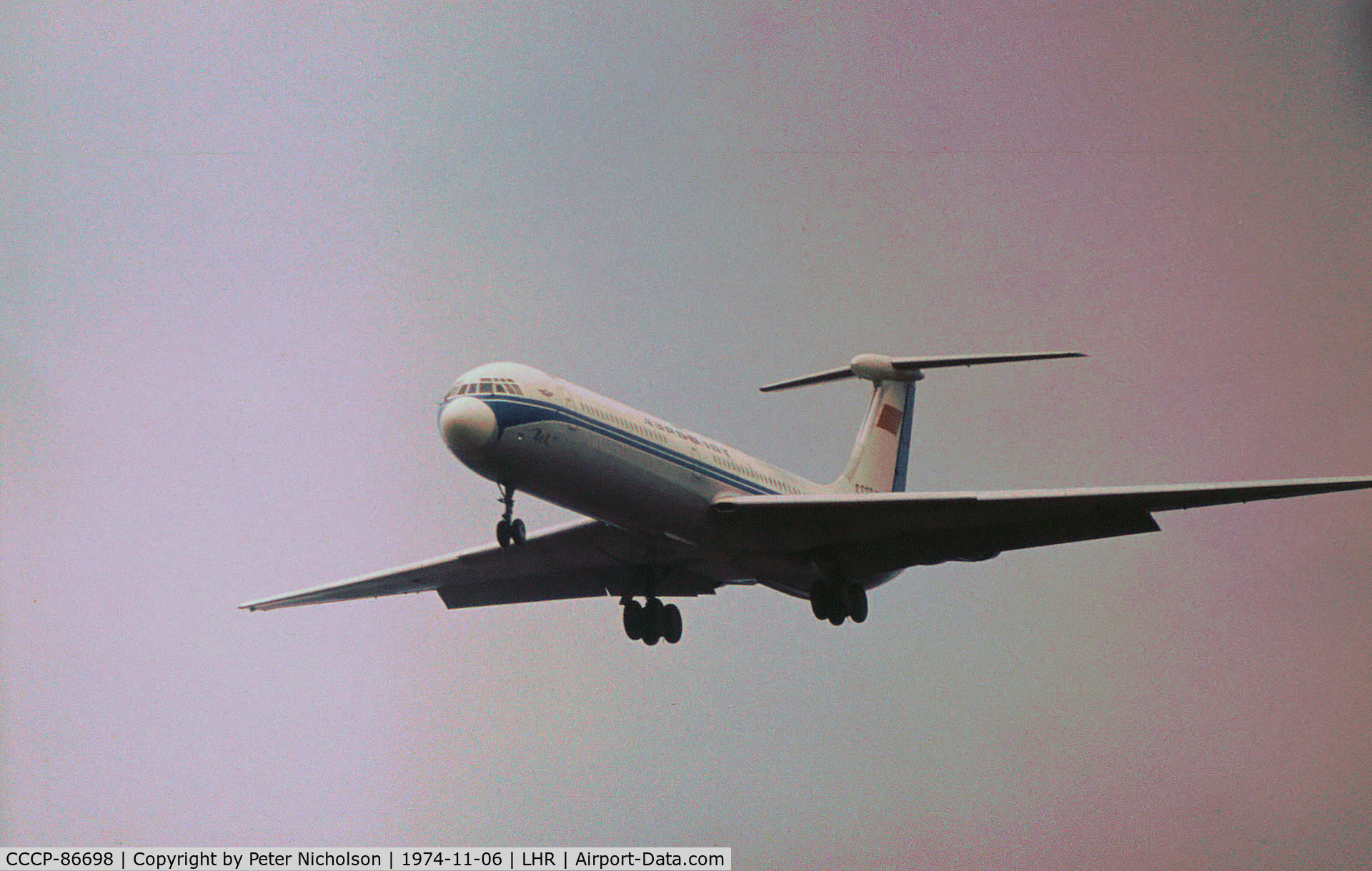 CCCP-86698, 1972 Ilyushin Il-62 C/N 21303, Ilyushin Il-62 Classic of Aeroflot on final approach to Heathrow in November 1974.