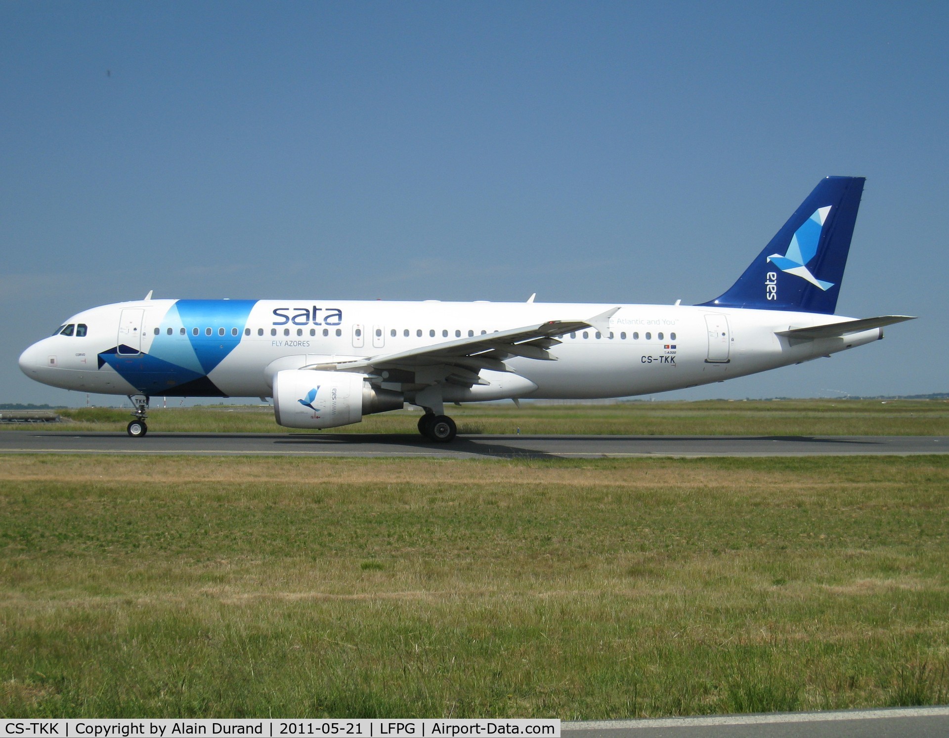 CS-TKK, 2005 Airbus A320-214 C/N 2390, 