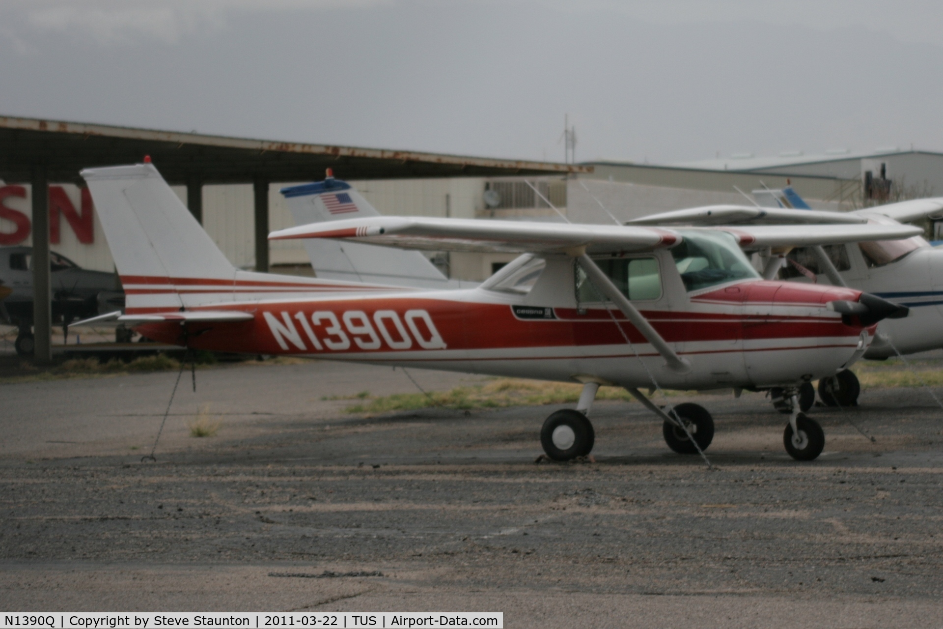 N1390Q, 1971 Cessna 150L C/N 15072690, Taken at Tucson International Airport, in March 2011 whilst on an Aeroprint Aviation tour