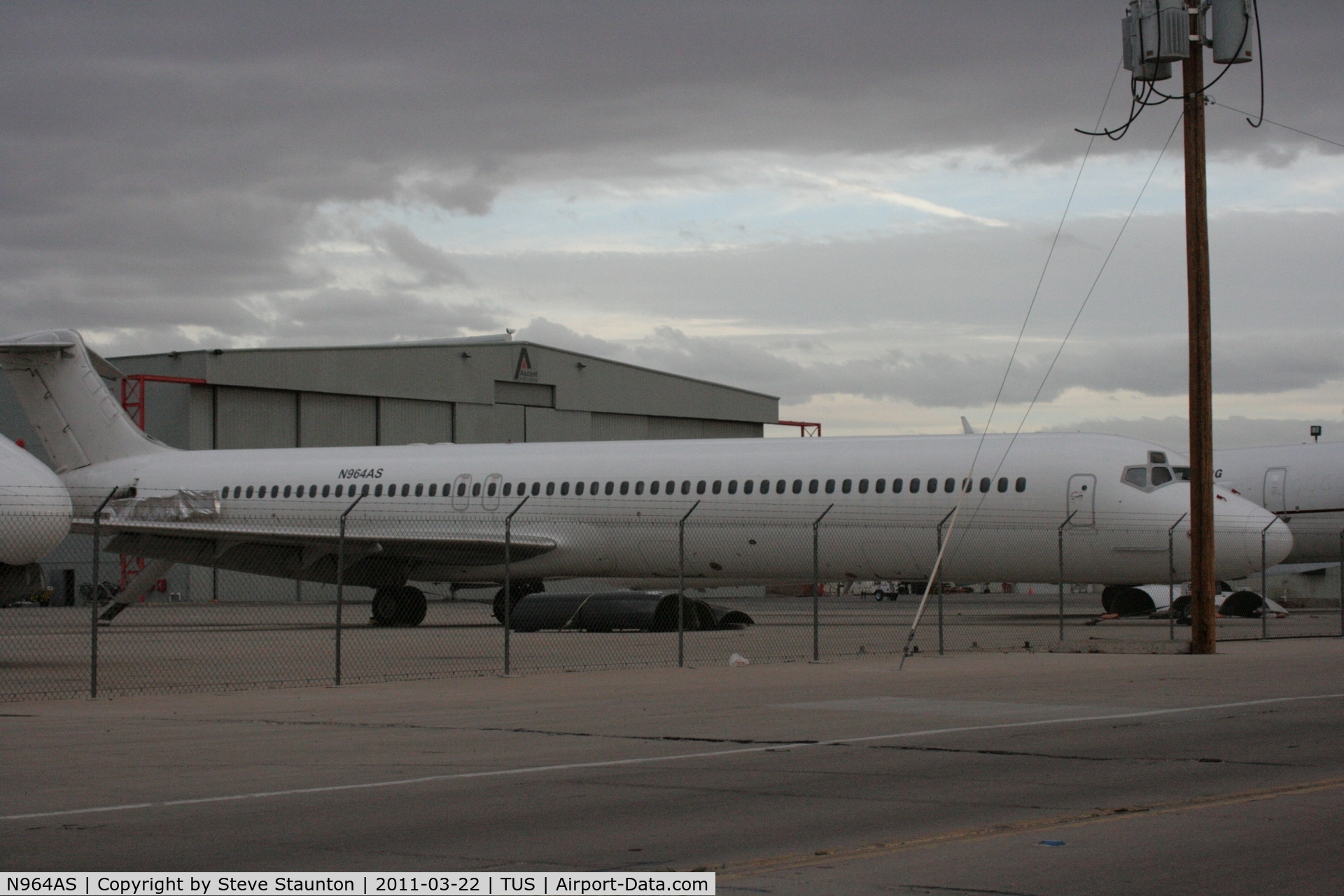 N964AS, 1992 McDonnell Douglas MD-83 (DC-9-83) C/N 53078, Taken at Tucson International Airport, in March 2011 whilst on an Aeroprint Aviation tour