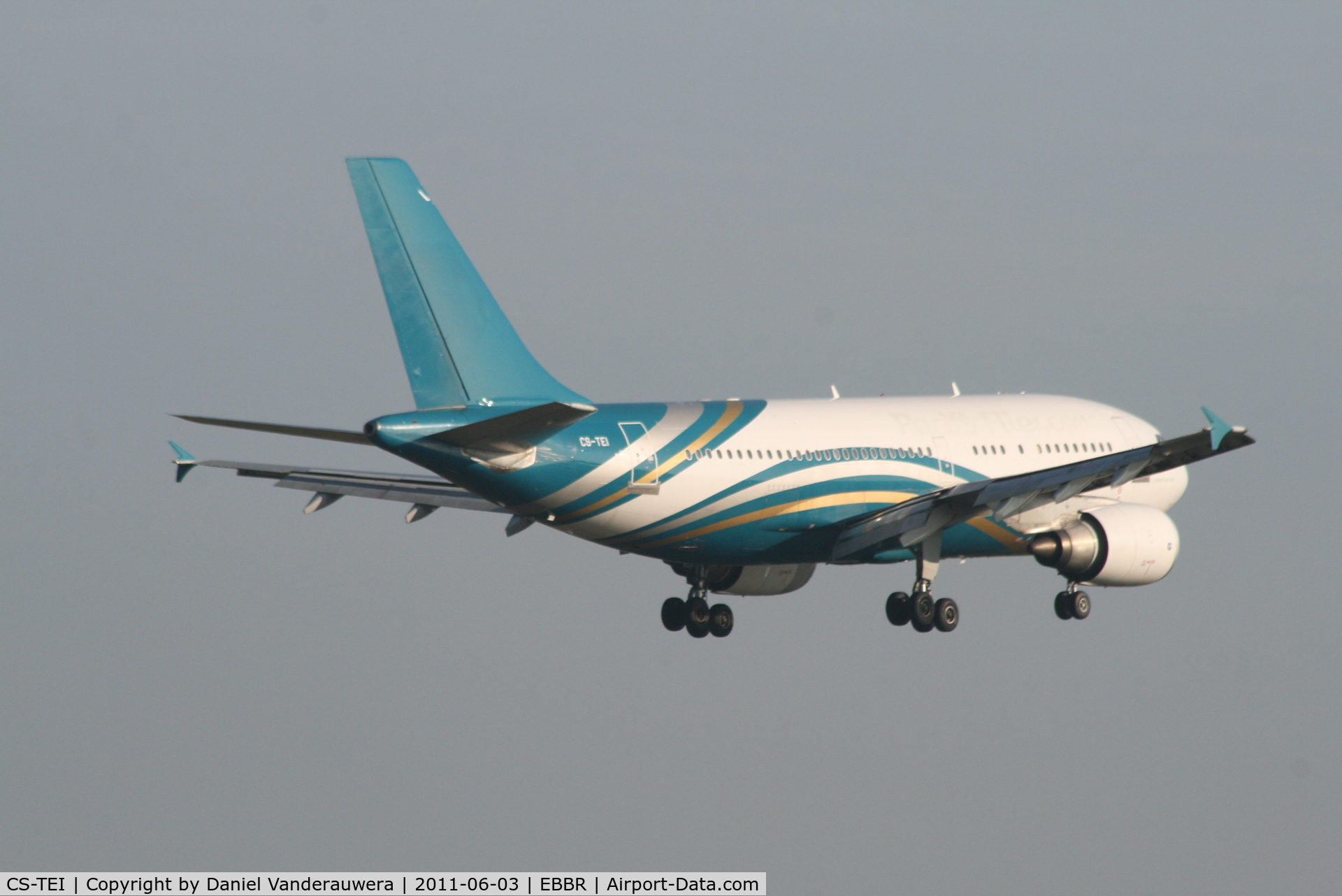 CS-TEI, 1989 Airbus A310-304 C/N 495, Descending to RWY 02