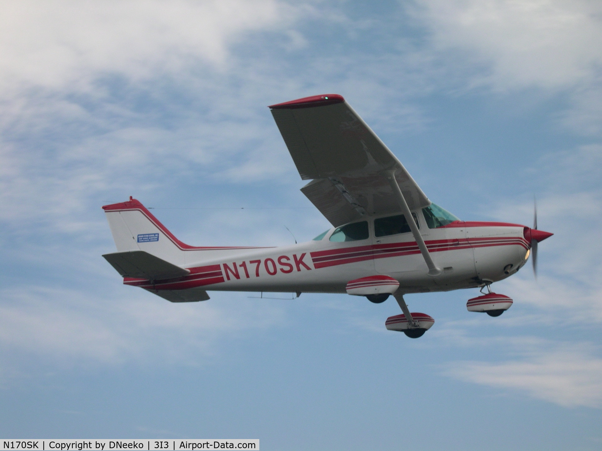 N170SK, 1979 Cessna 172N C/N 17273173, N170SK on short, short final runway 26
