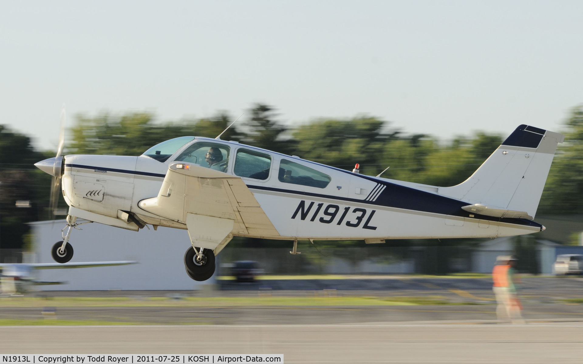 N1913L, 1976 Beech F33A Bonanza C/N CE-656, AIRVENTURE 2011