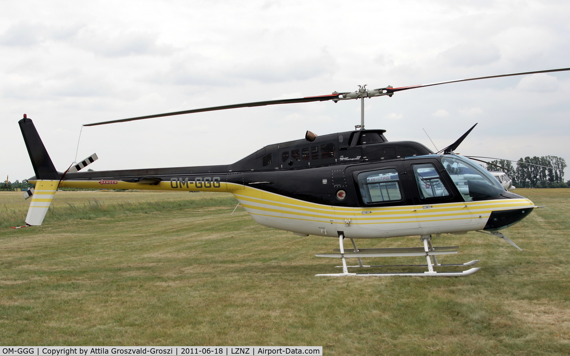 OM-GGG, Bell 206B C/N 4619, Nové Zámky Airport - Slovakia (Slovak Republik) SK.
