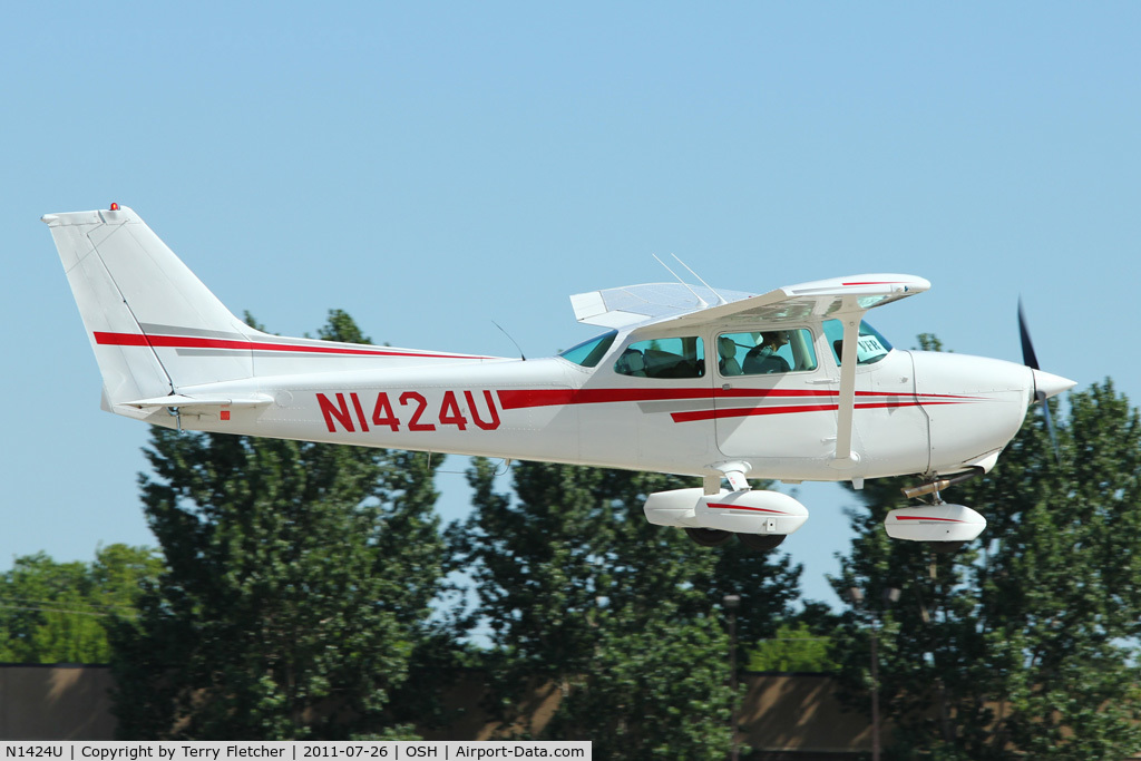 N1424U, 1976 Cessna 172M C/N 17267091, 1976 Cessna 172M, c/n: 17267091 at 2011 Oshkosh
