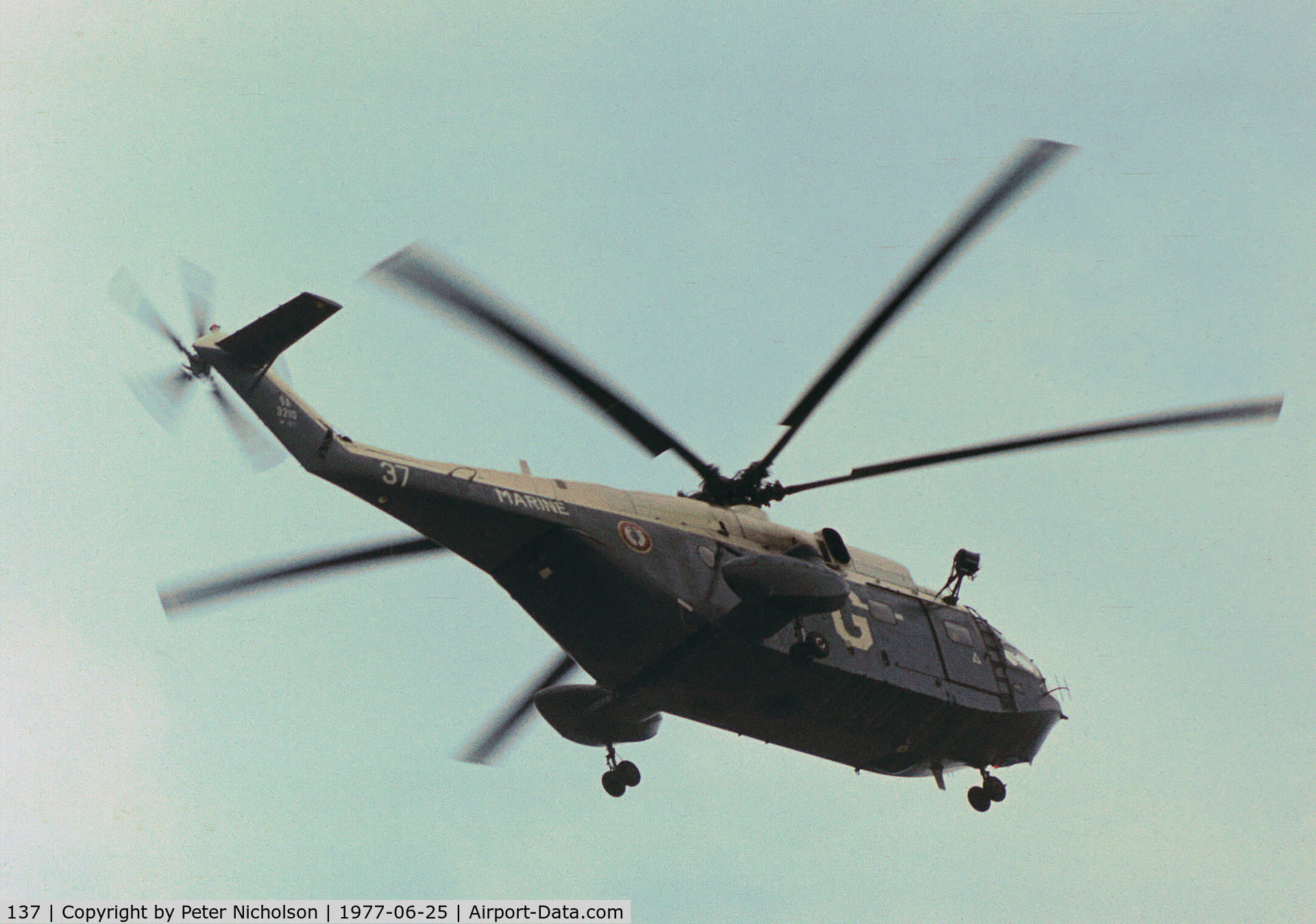 137, Aérospatiale SA-321G Super Frelon C/N 137, Super Frelon of the French Aeronavale's 32 Flotille in action at the 1977 International Air Tattoo at RAF Greenham Common.