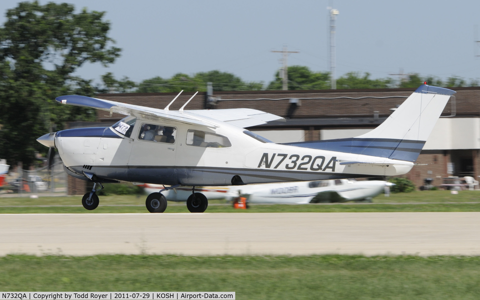 N732QA, 1976 Cessna 210M Centurion C/N 21061679, AIRVENTURE 2011