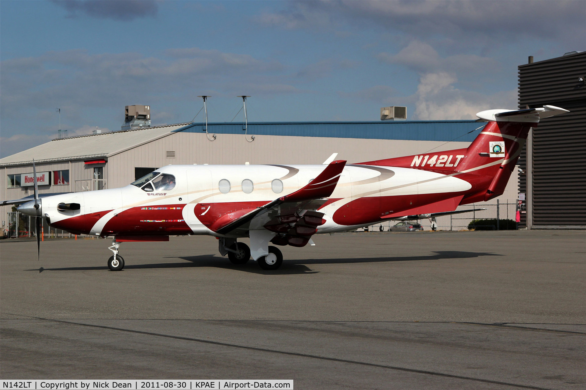 N142LT, 2000 Pilatus PC-12/45 C/N 312, KPAE/PAE