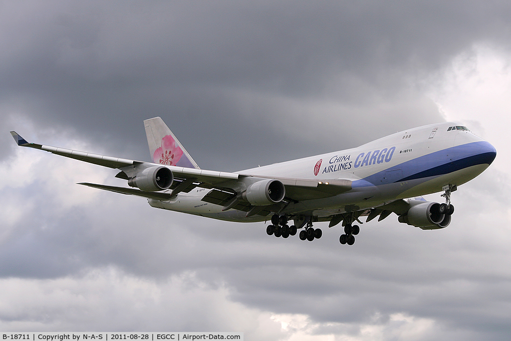 B-18711, 2002 Boeing 747-409F/SCD C/N 30768, Landing 23R