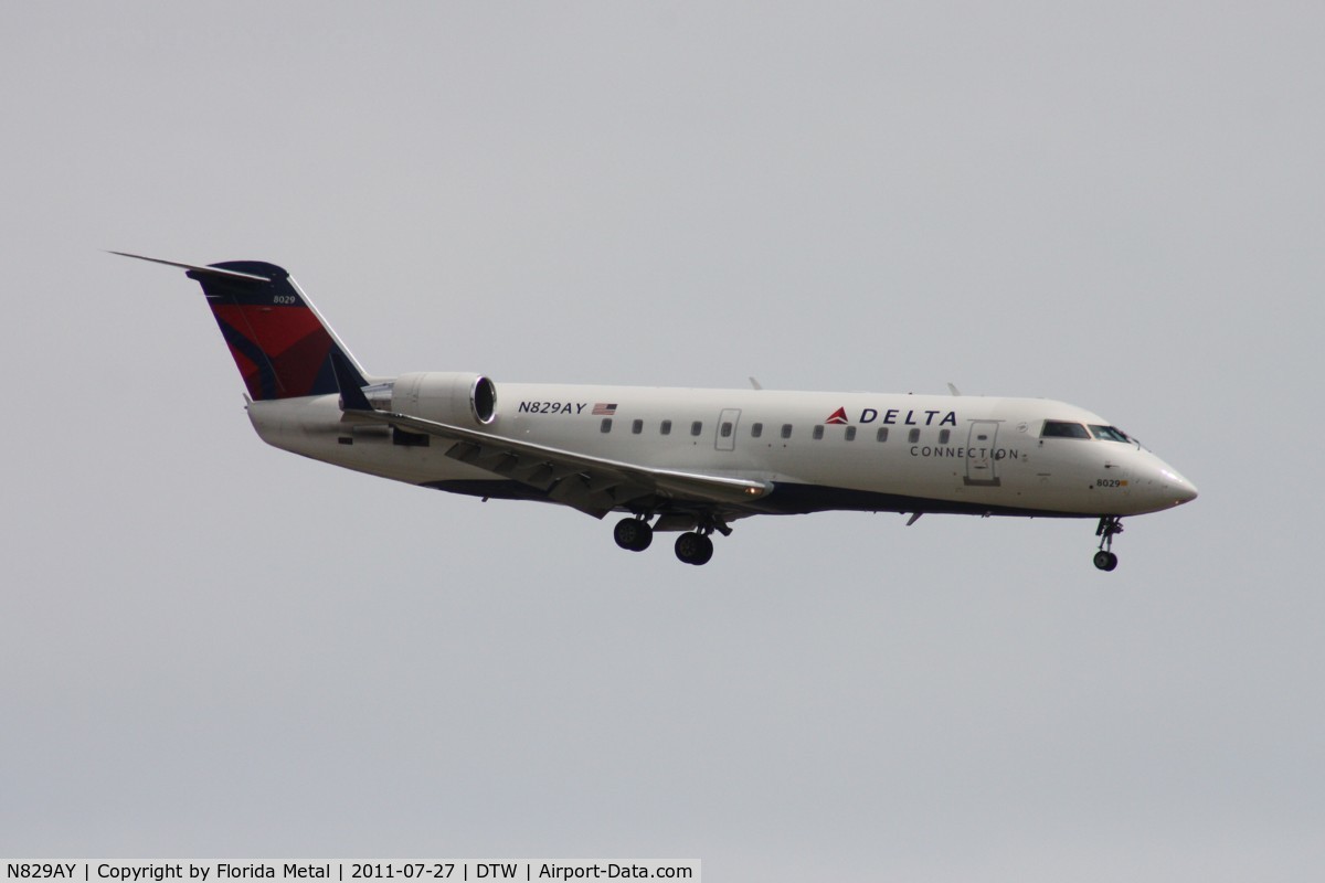 N829AY, 2005 Bombardier CRJ-200ER (CL-600-2B19) C/N 8029, Pinnacle CRJ