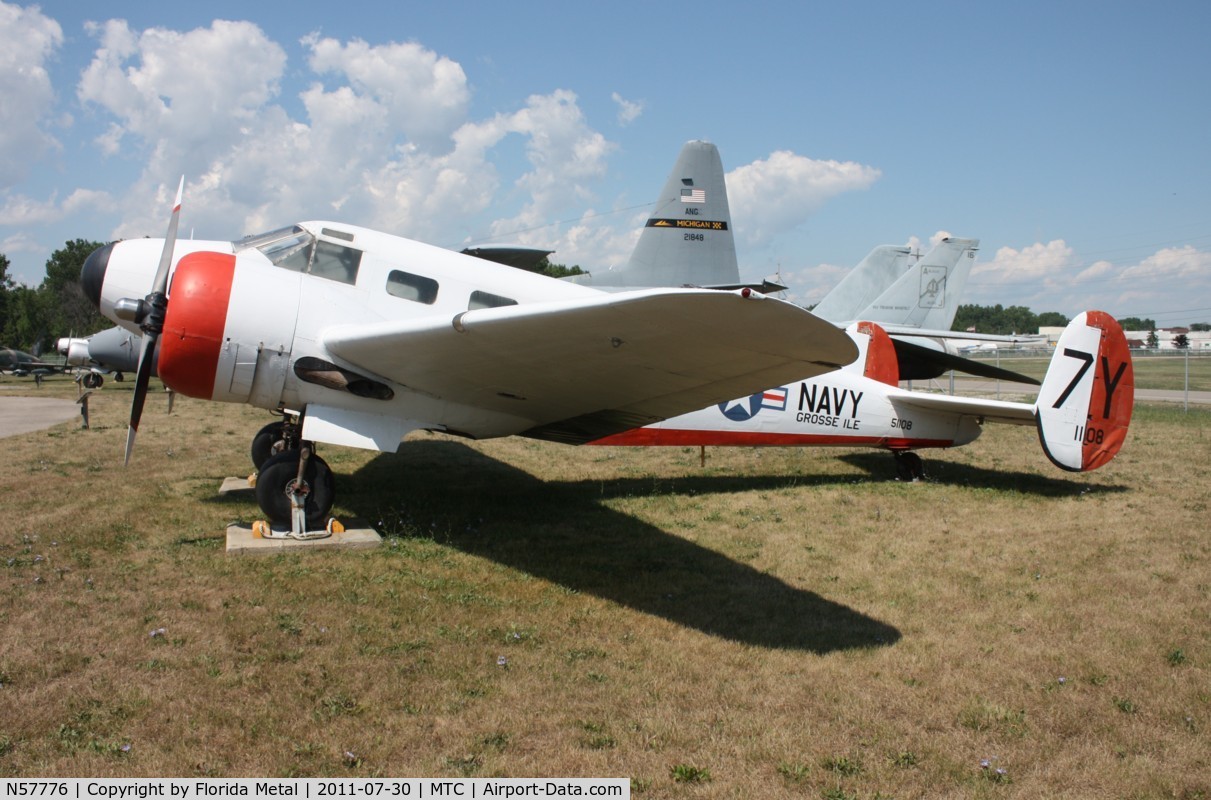 N57776, 1941 Beech C18S C/N 467, Beech AT-7 painted to look like SNB-2