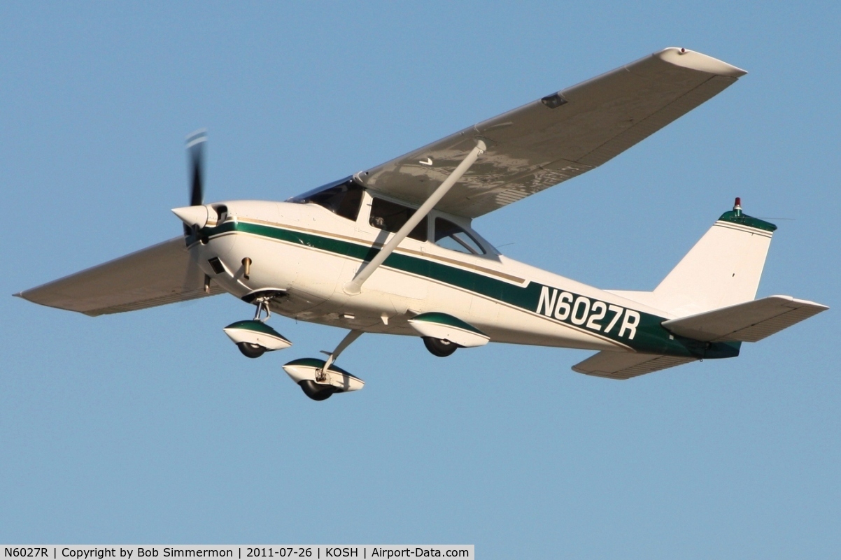 N6027R, 1965 Cessna 172G C/N 17253696, Departing Airventure 2011.