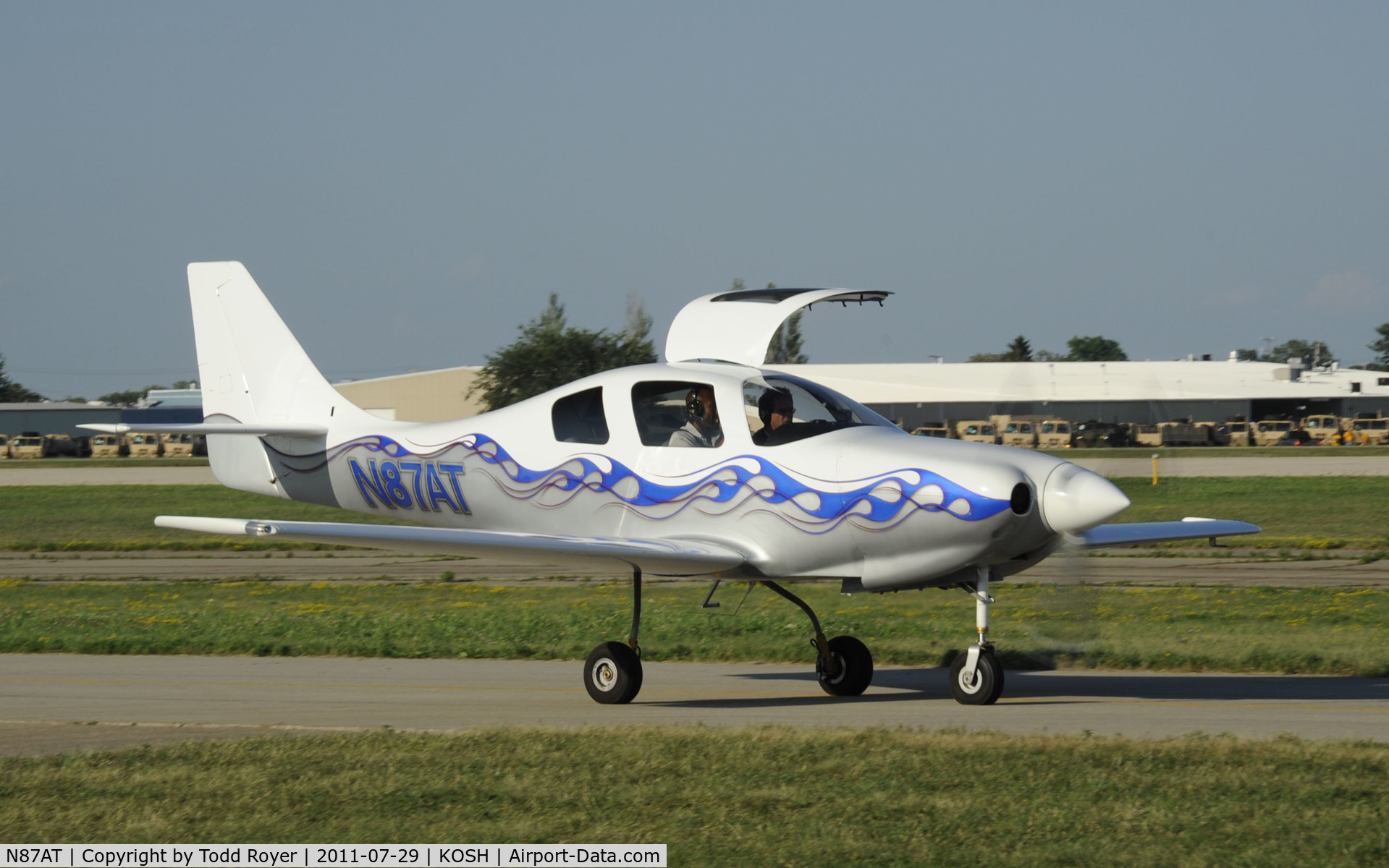 N87AT, 2003 Lancair IVP C/N LIV-251, AIRVENTURE 2011