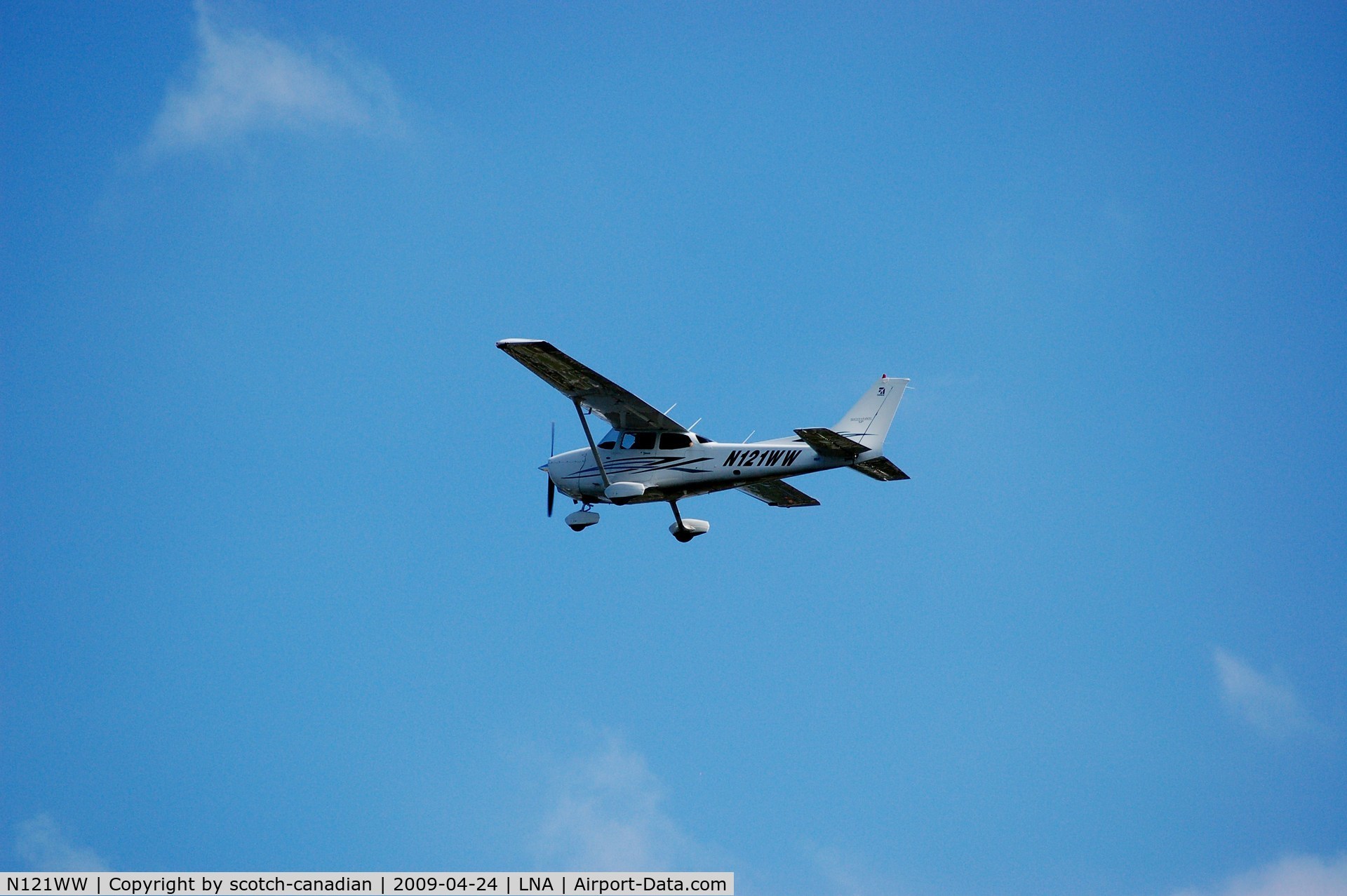 N121WW, 2007 Cessna 172S C/N 172S10453, 2007 Cessna 172S N121WW at Palm Beach County Park Airport, Lantana, FL