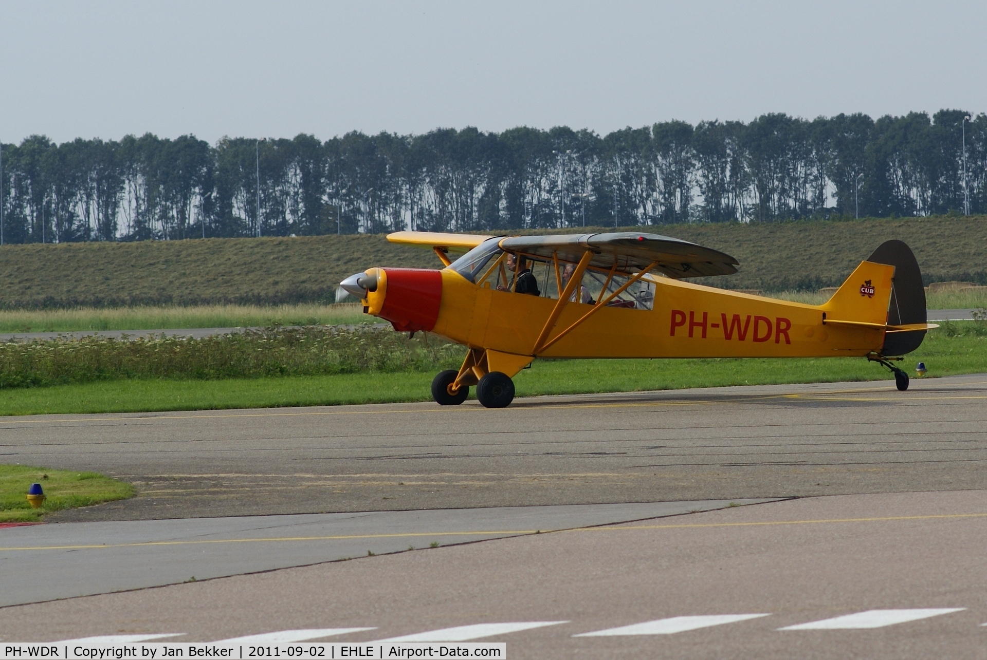 PH-WDR, 1954 Piper L-21B Super Cub (PA-18-135) C/N 18-3852, Airport Lelystad