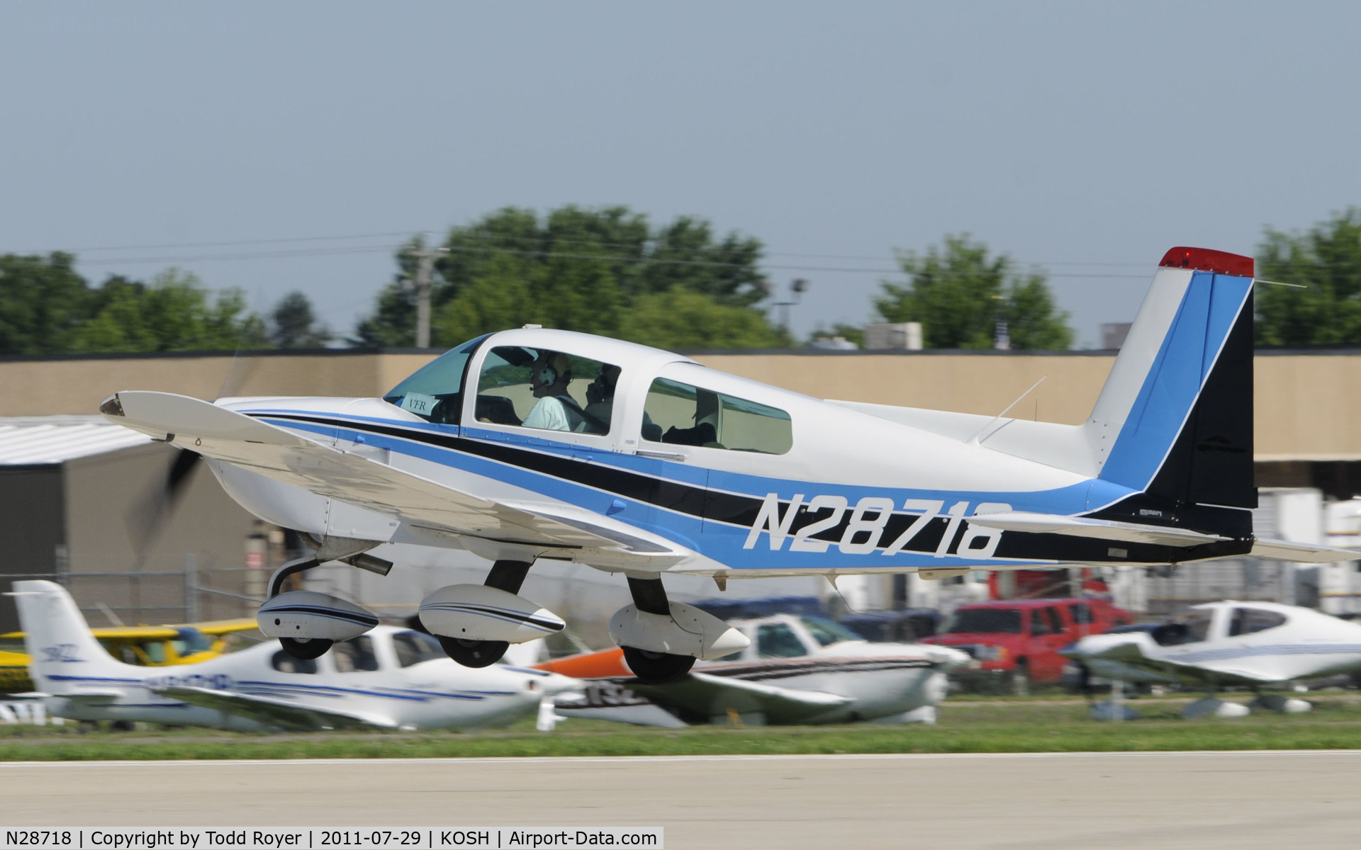 N28718, 1978 Grumman American AA-5B Tiger C/N AA5B0772, AIRVENTURE 2011