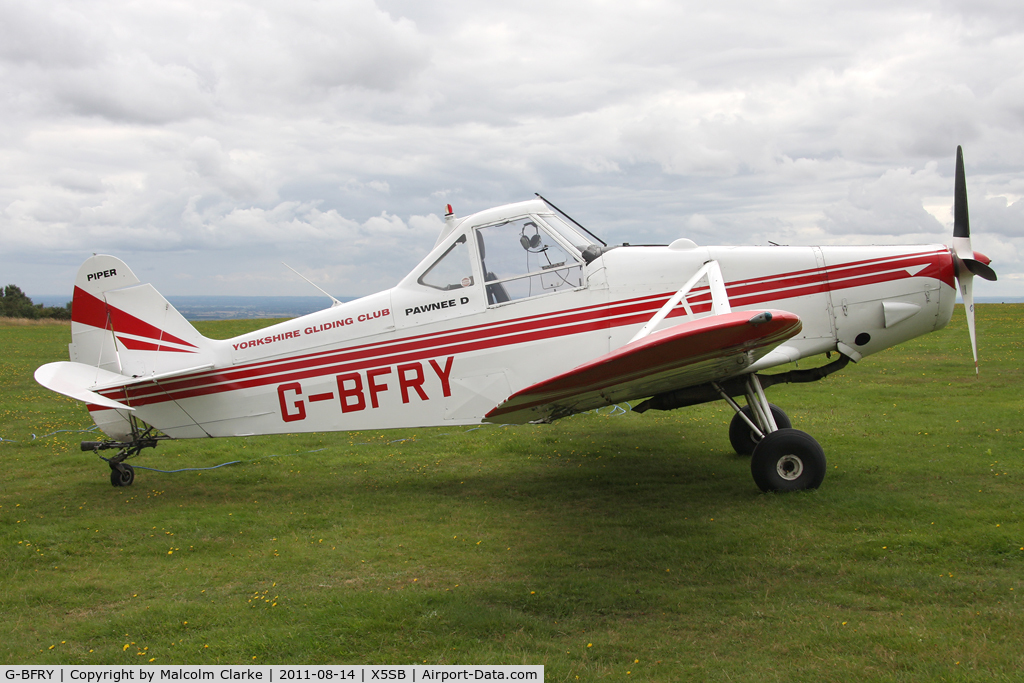 G-BFRY, 1974 Piper PA-25-260 Pawnee C/N 25-7405789, Piper PA-25-260 Pawnee-D at Sutton Bank, N Yorks, August 2011.