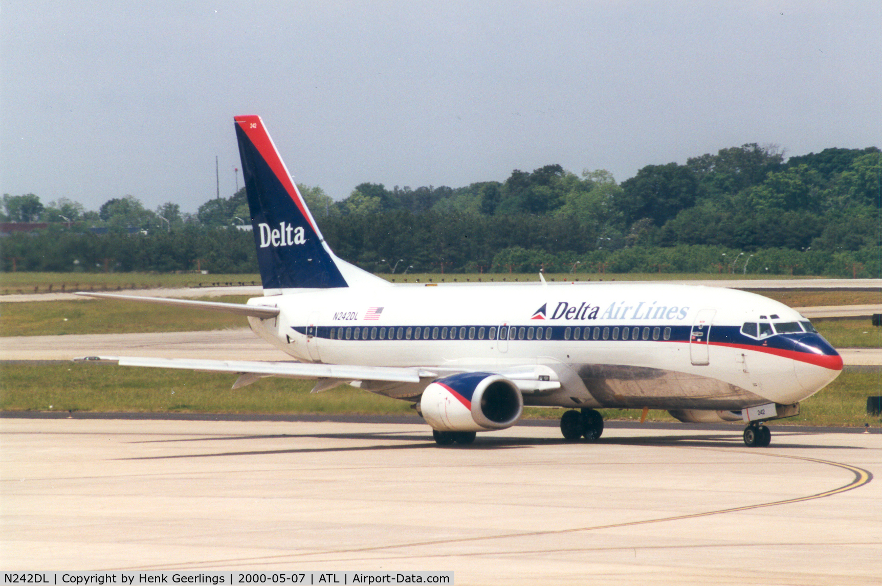 N242DL, 1987 Boeing 737-330 C/N 23834, Delta