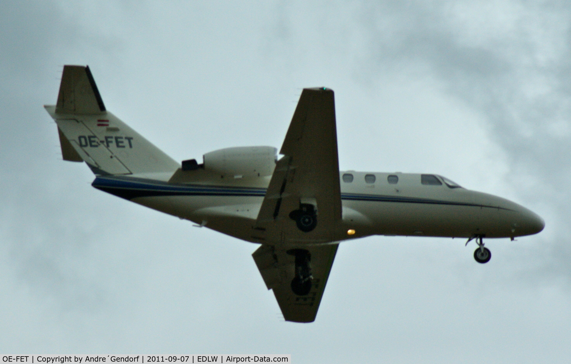 OE-FET, Cessna 525 CitationJet CJ1 C/N 525-0421, OE-FET on short finals at Dortmund(EDLW)