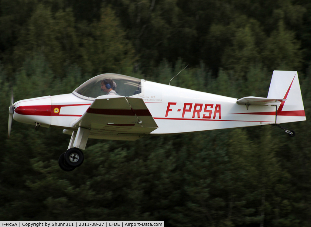 F-PRSA, Jodel D-18 C/N 23, On take off for a new training flight...