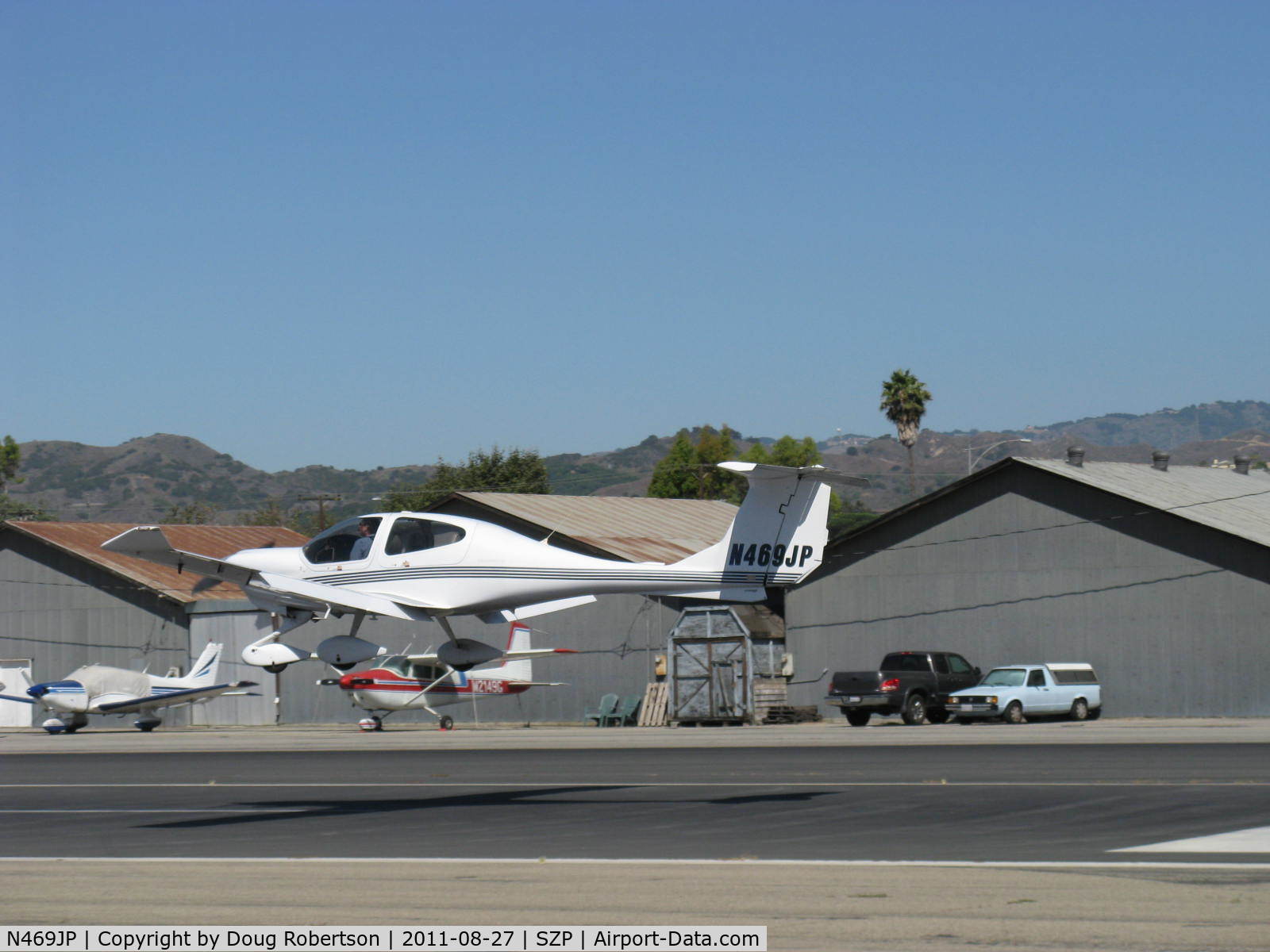 N469JP, Diamond DA-40 Diamond Star C/N 40.469, Diamond Aircraft Ind. DIAMOND DA-40 DIAMOND STAR, Lycoming IO-360-M1A 180 Hp, landing Rwy 22