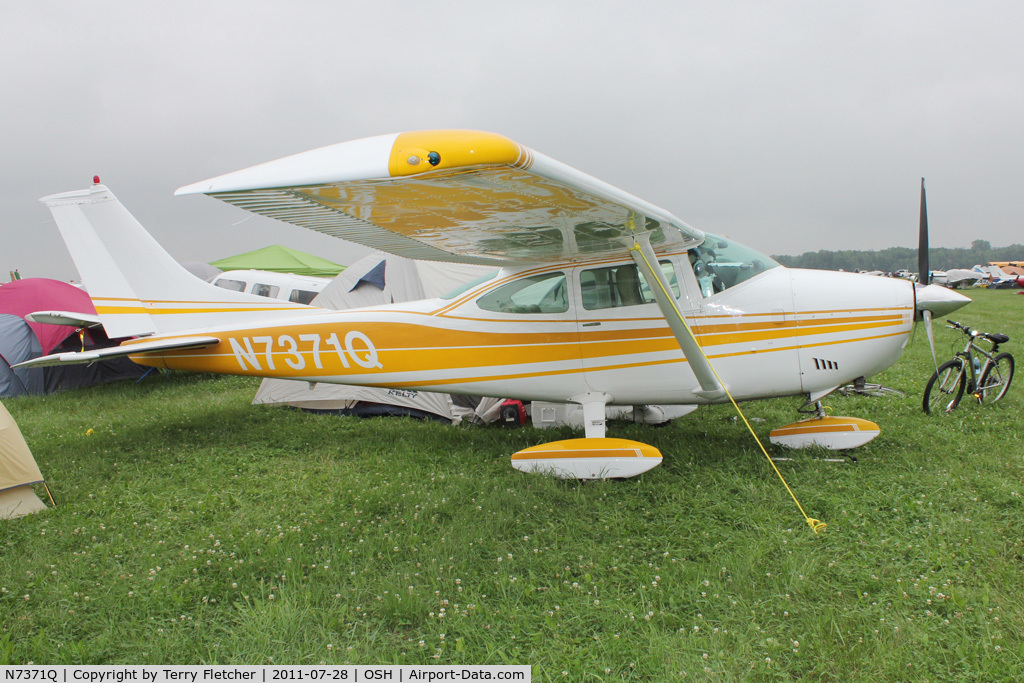 N7371Q, 1972 Cessna 182P Skylane C/N 18261011, Aircraft in the camping areas at 2011 Oshkosh