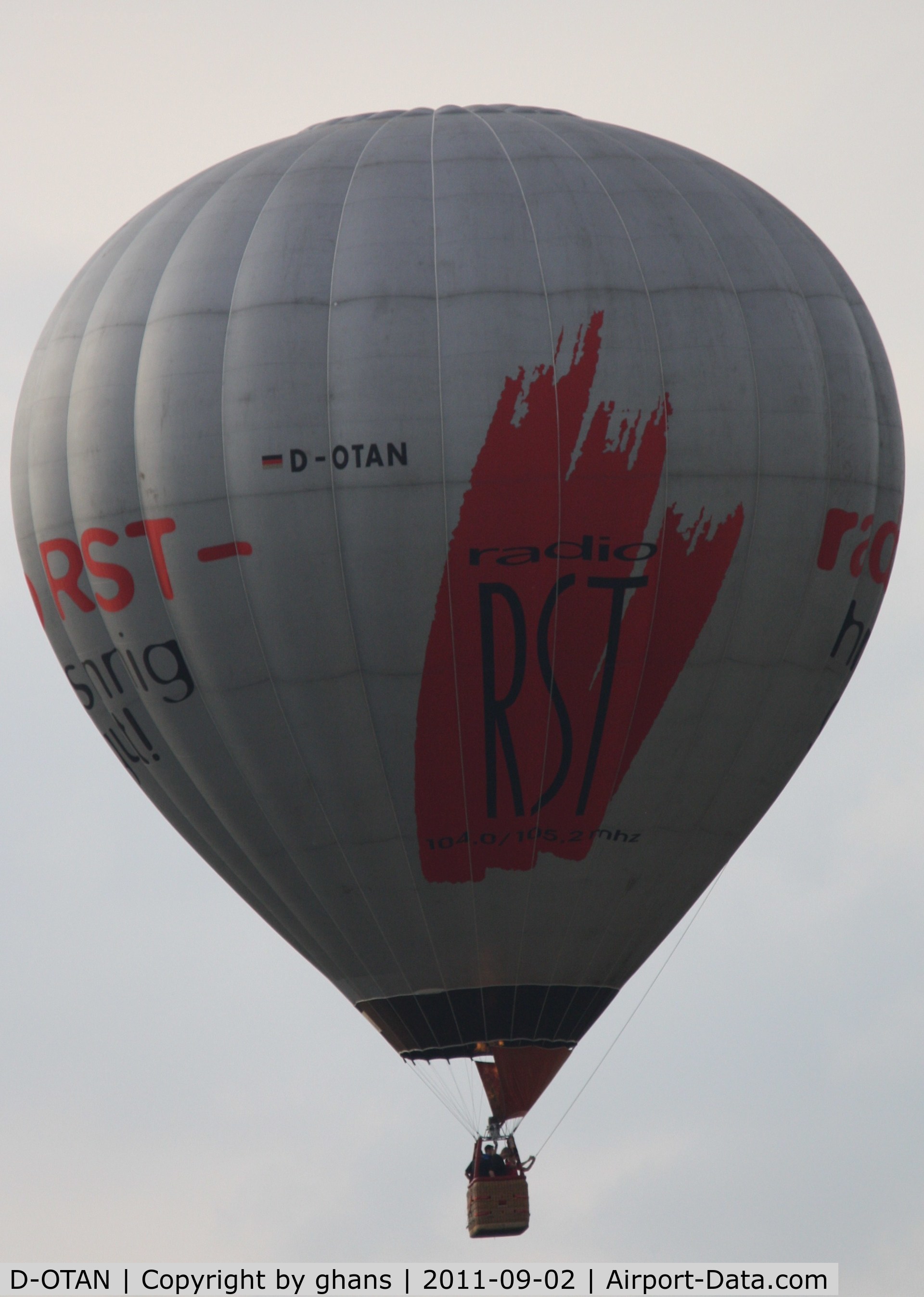 D-OTAN, 2000 Schroeder Fire Balloons G40/24 C/N 776, WIM 2011
'Radio RST'