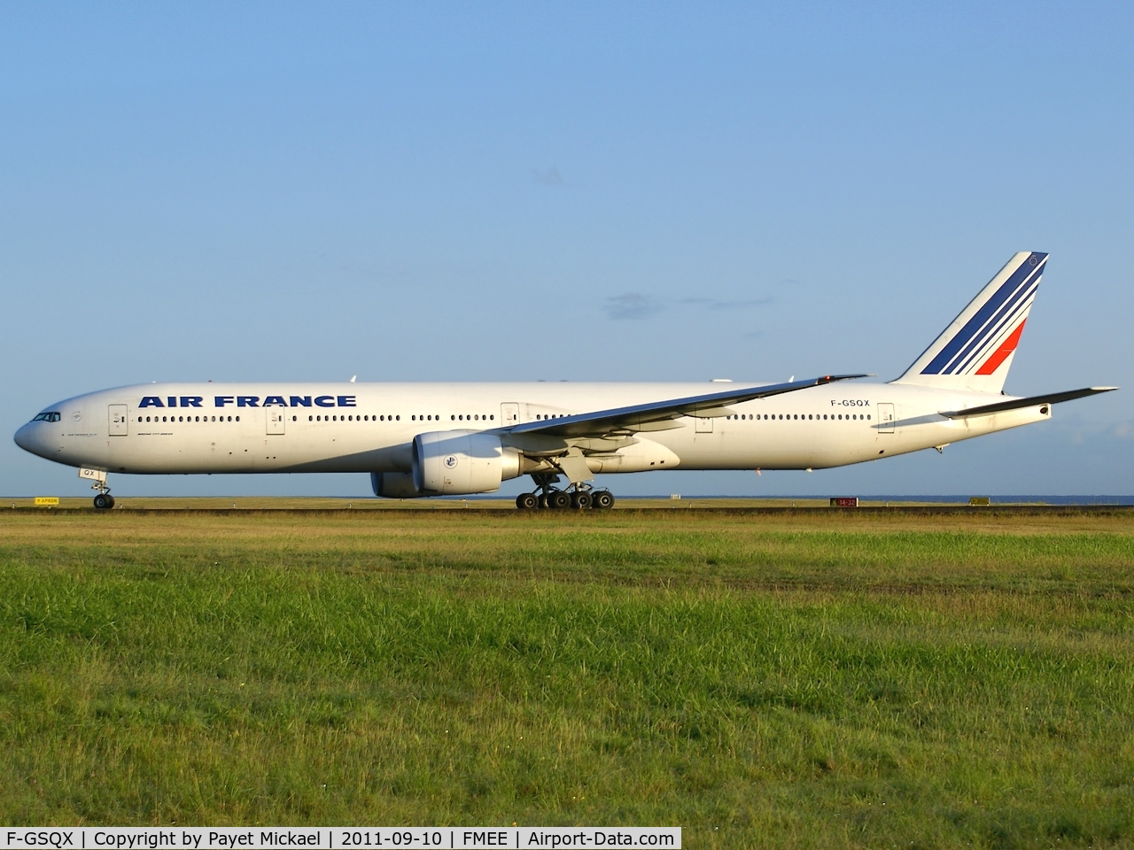 F-GSQX, 2007 Boeing 777-328/ER C/N 32963, Arriving at Sunrise from Paris-Orly