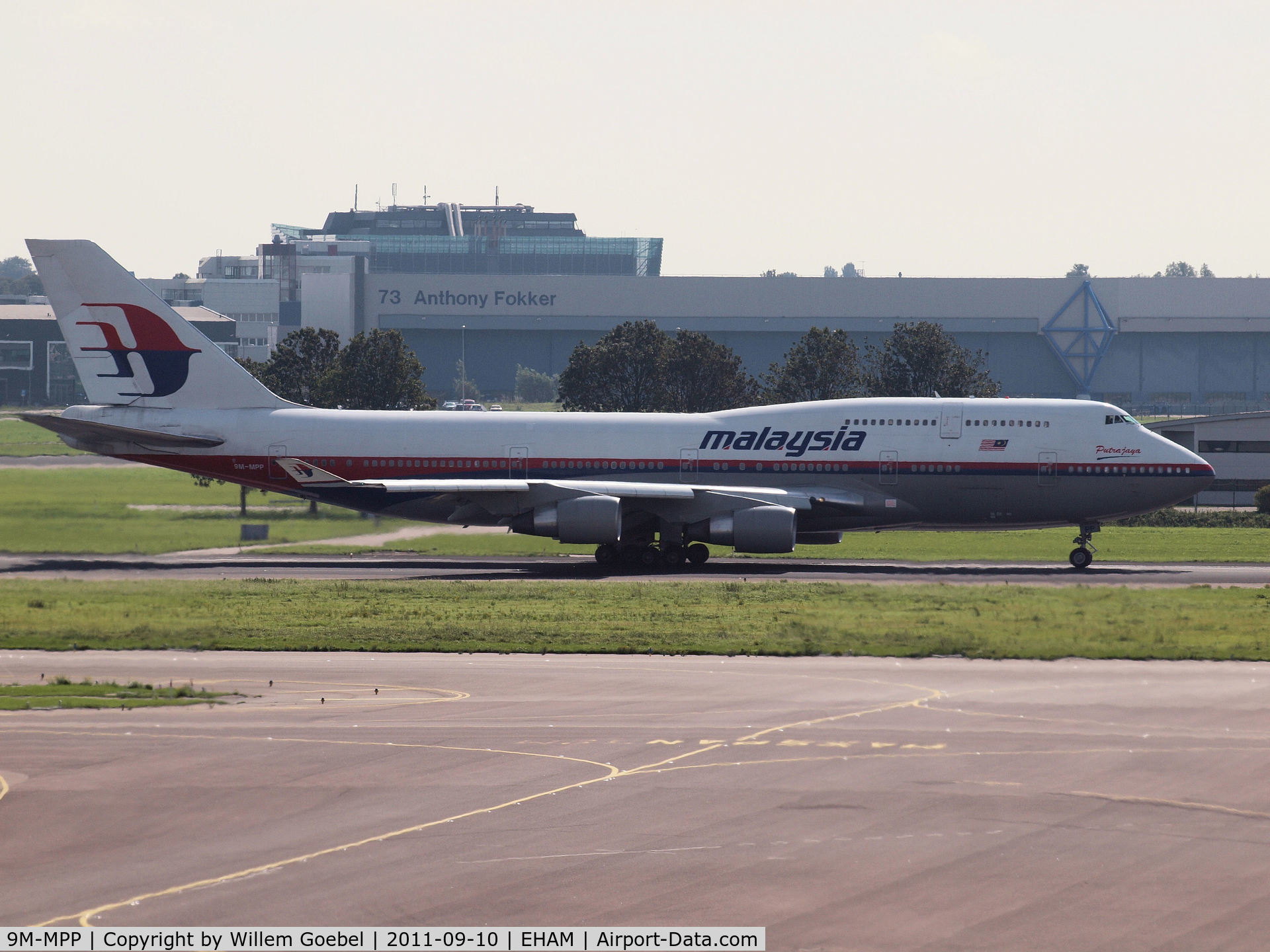 9M-MPP, 2002 Boeing 747-4H6 C/N 29900, Taxi to the runway of 