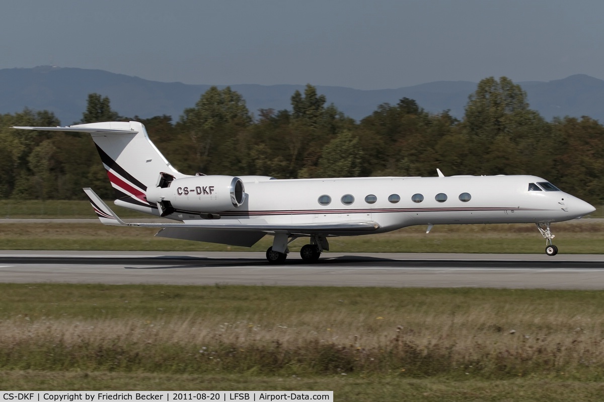 CS-DKF, 2006 Gulfstream Aerospace GV-SP (G550) C/N 5099, touchdown