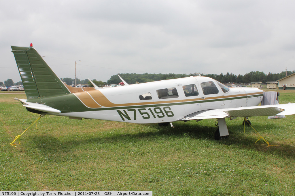 N75196, 1976 Piper PA-32R-300 Cherokee Lance C/N 32R-7680278, At 2011 Oshkosh