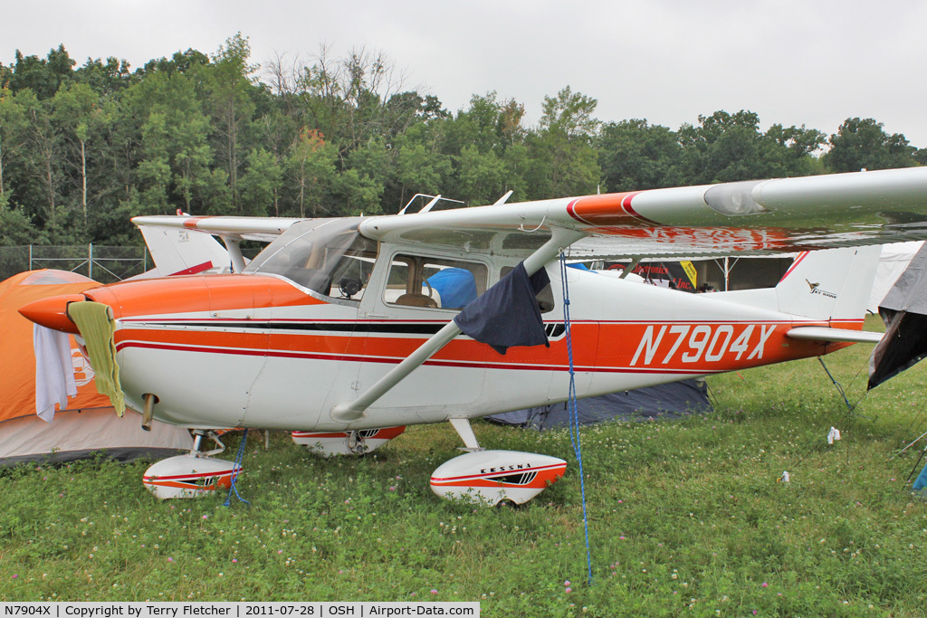 N7904X, 1961 Cessna 172B C/N 17248404, At 2011 Oshkosh