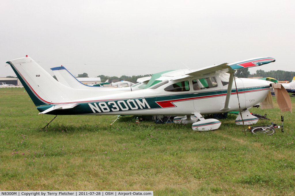 N8300M, 1976 Cessna 182P Skylane C/N 18264583, At 2011 Oshkosh