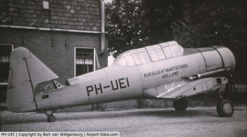 PH-UEI, Noorduyn AT-16 Harvard IIB C/N 14-190, Texan at home off Joop Daams again in the 1960