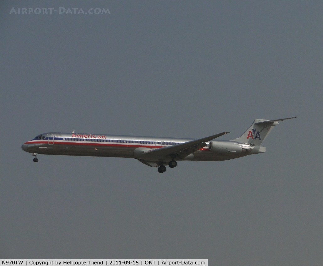 N970TW, 1999 McDonnell Douglas MD-83 (DC-9-83) C/N 53620, Inbound on final for runway 26L