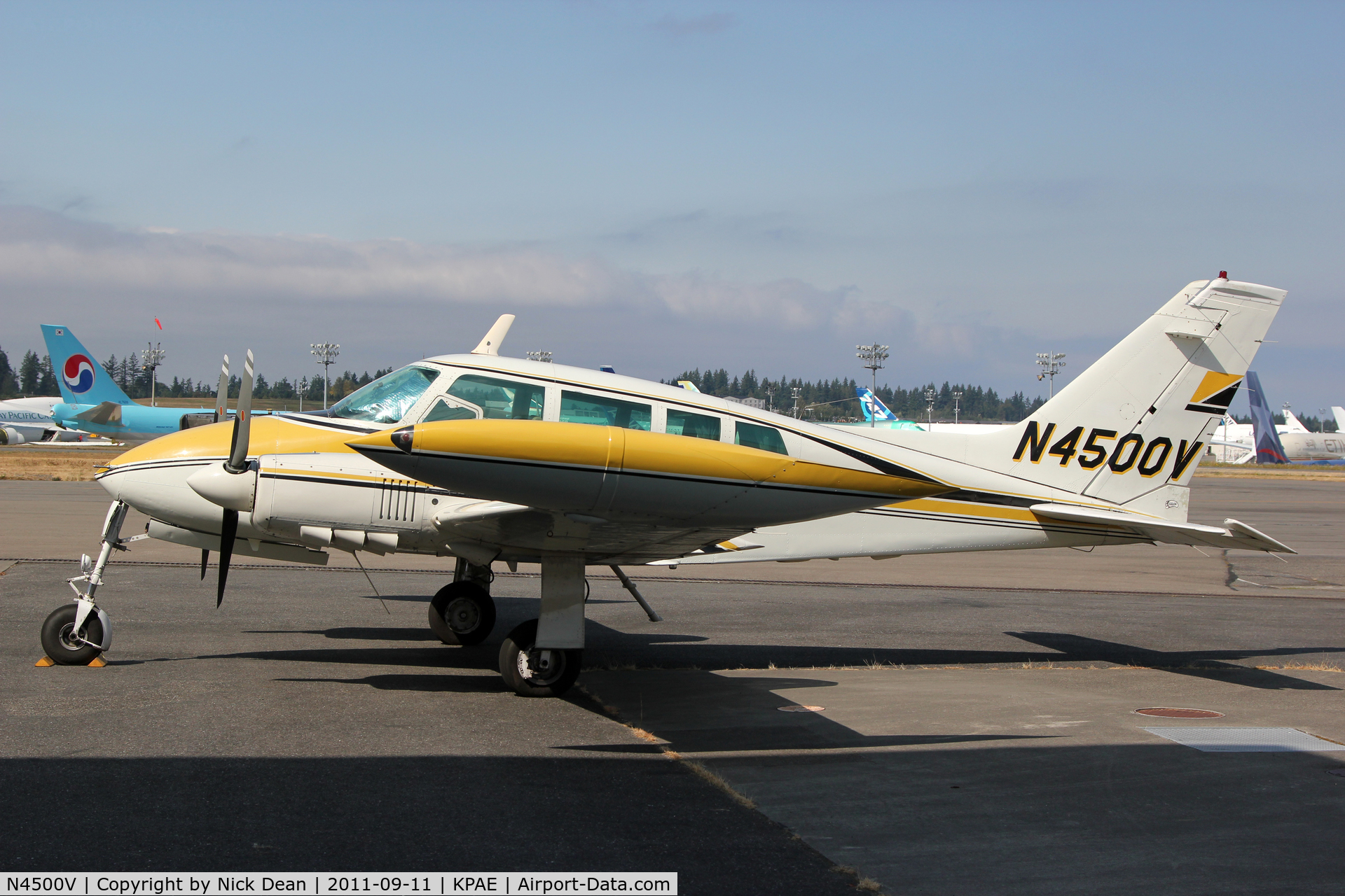 N4500V, 1964 Cessna 320B Skyknight C/N 320B0053, KPAE/PAE