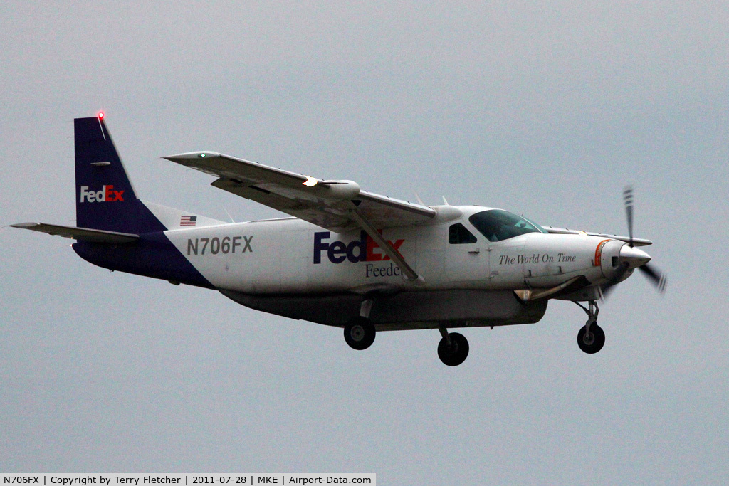 N706FX, 1995 Cessna 208B C/N 208B0426, at Milwaukee