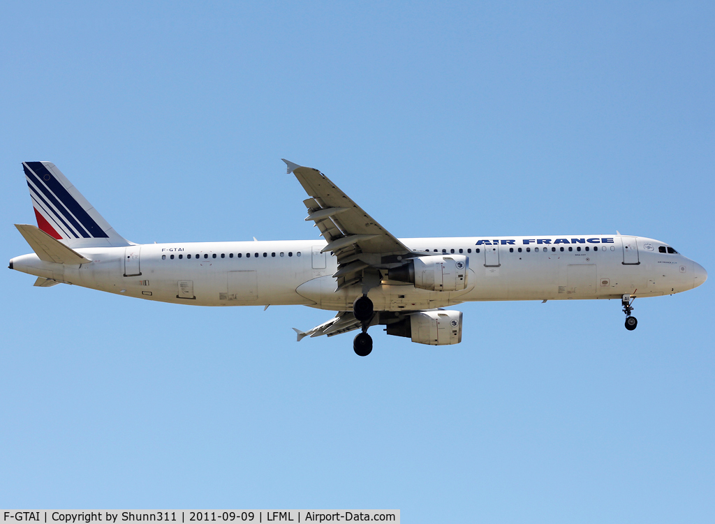 F-GTAI, 2000 Airbus A321-211 C/N 1299, Landing rwy 31R
