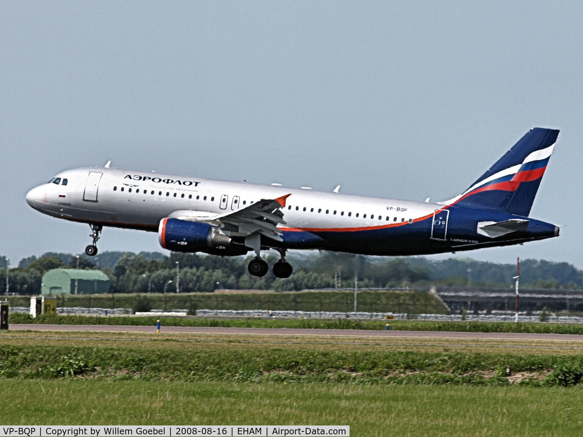 VP-BQP, 2006 Airbus A320-214 C/N 2875, Landing on Schiphol Airport