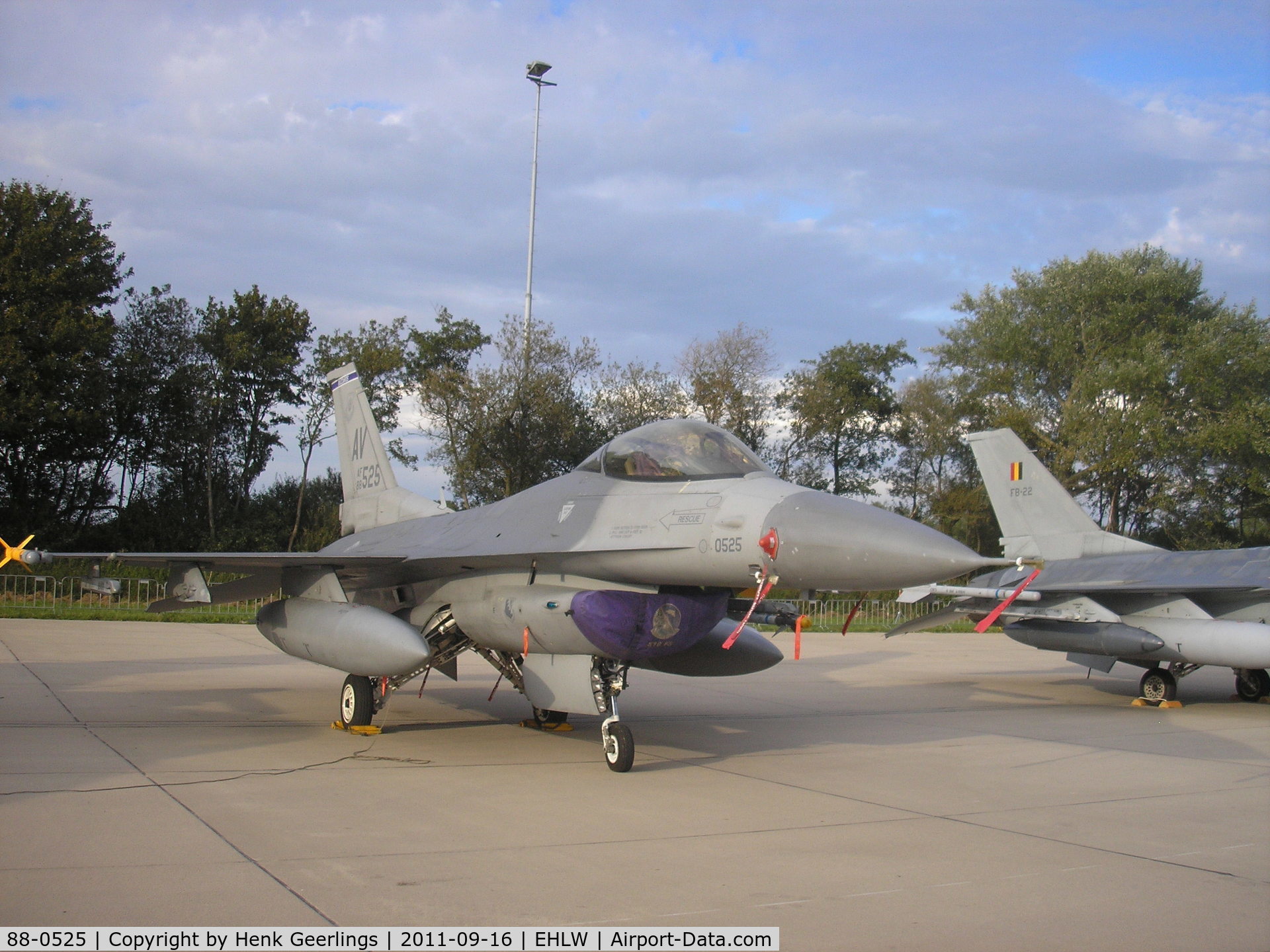 88-0525, 1988 General Dynamics F-16CG Night Falcon C/N 1C-127, Dutch Air Force Open Day at Leeuwarden AFB ; USAF 