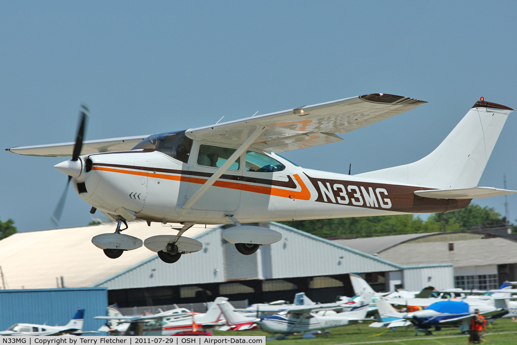 N33MG, 1969 Cessna 182M Skylane C/N 18259660, At 2011 Oshkosh